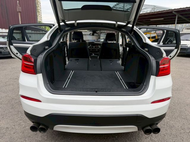 XDRIVE20i 原版件 配備~I-KEY/定速/單記憶椅/雙電動座椅/換檔撥片/倒車顯影/導航/電尾門 (北安店)  第17張相片