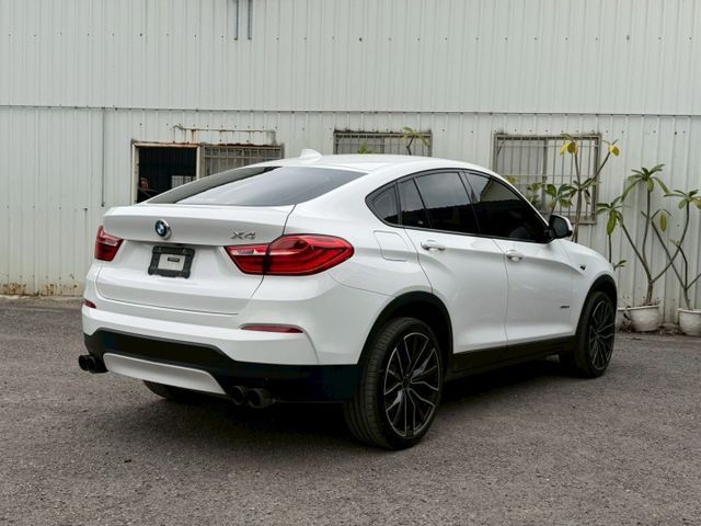 XDRIVE20i 原版件 配備~I-KEY/定速/單記憶椅/雙電動座椅/換檔撥片/倒車顯影/導航/電尾門 (北安店)  第18張相片