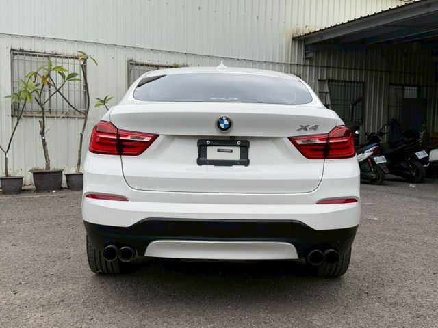 XDRIVE20i 原版件 配備~I-KEY/定速/單記憶椅/雙電動座椅/換檔撥片/倒車顯影/導航/電尾門 (北安店)  第19張相片