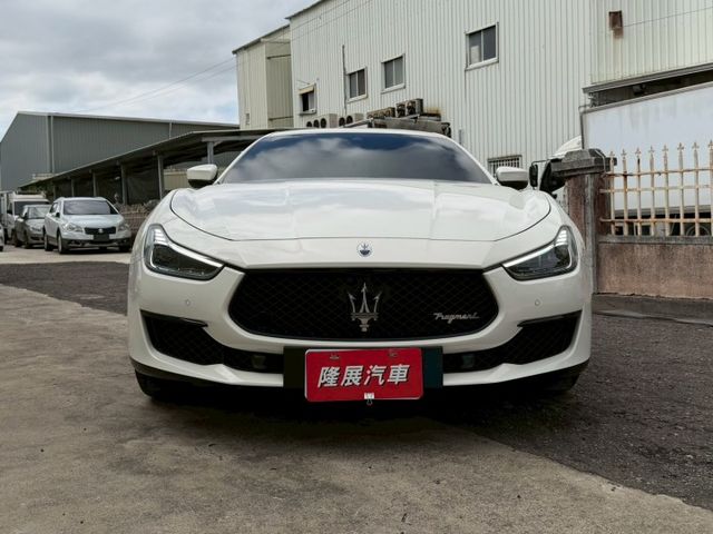 ★Maserati x 藤原浩★ 全球限量175台 原版件 原廠保養 配備~天窗/環景/車道維持/HK音響/電尾門  第2張相片