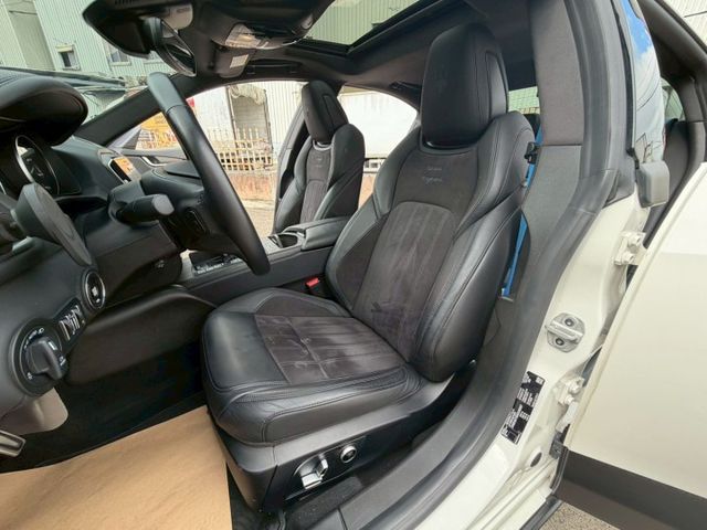 ★Maserati x 藤原浩★ 全球限量175台 原版件 原廠保養 配備~天窗/環景/車道維持/HK音響/電尾門  第4張相片