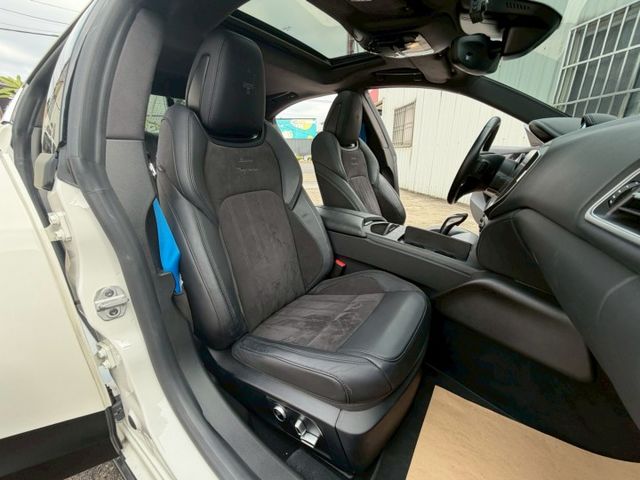 ★Maserati x 藤原浩★ 全球限量175台 原版件 原廠保養 配備~天窗/環景/車道維持/HK音響/電尾門  第6張相片