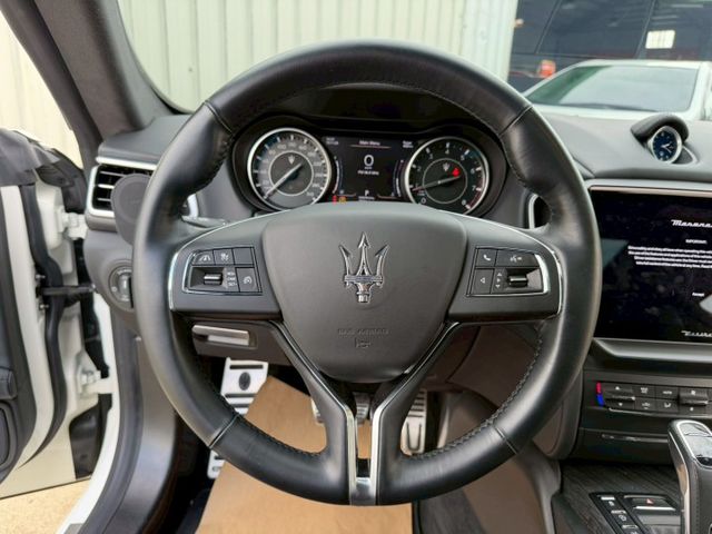 ★Maserati x 藤原浩★ 全球限量175台 原版件 原廠保養 配備~天窗/環景/車道維持/HK音響/電尾門  第9張相片