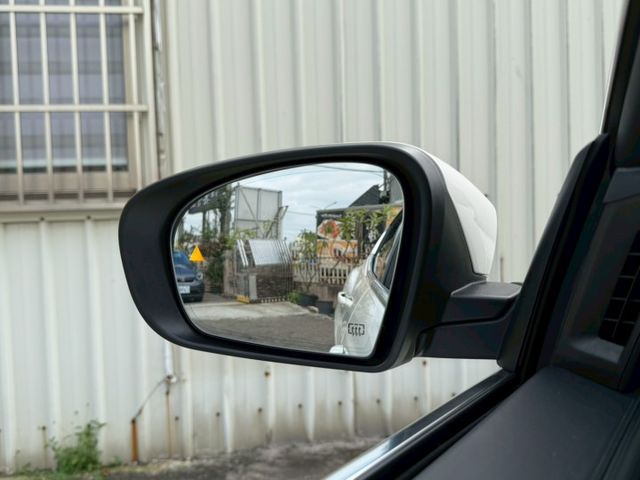 ★Maserati x 藤原浩★ 全球限量175台 原版件 原廠保養 配備~天窗/環景/車道維持/HK音響/電尾門  第15張相片