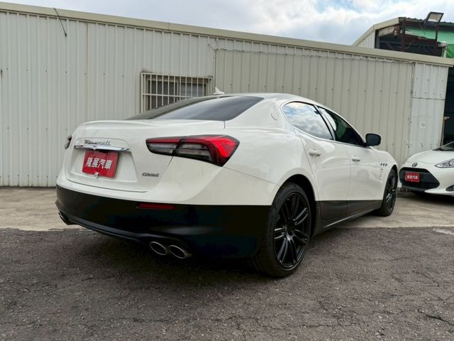 ★Maserati x 藤原浩★ 全球限量175台 原版件 原廠保養 配備~天窗/環景/車道維持/HK音響/電尾門  第18張相片