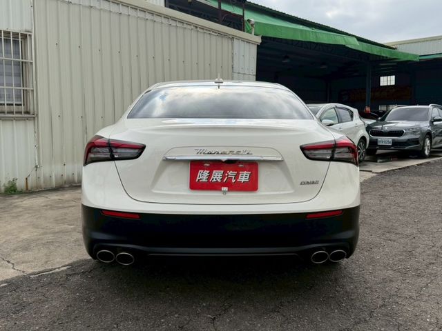 ★Maserati x 藤原浩★ 全球限量175台 原版件 原廠保養 配備~天窗/環景/車道維持/HK音響/電尾門  第19張相片