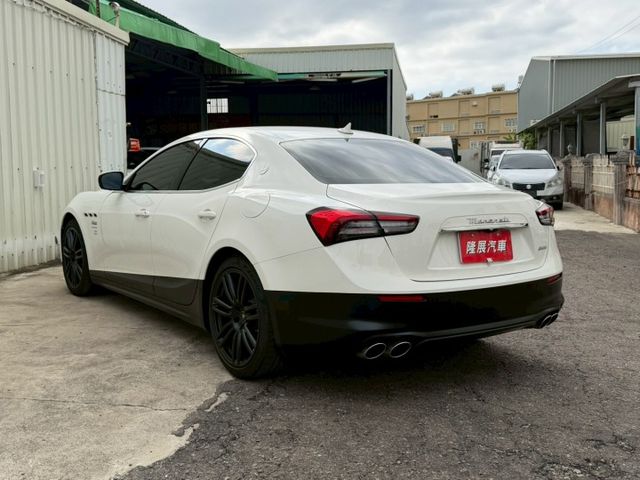 ★Maserati x 藤原浩★ 全球限量175台 原版件 原廠保養 配備~天窗/環景/車道維持/HK音響/電尾門  第20張相片