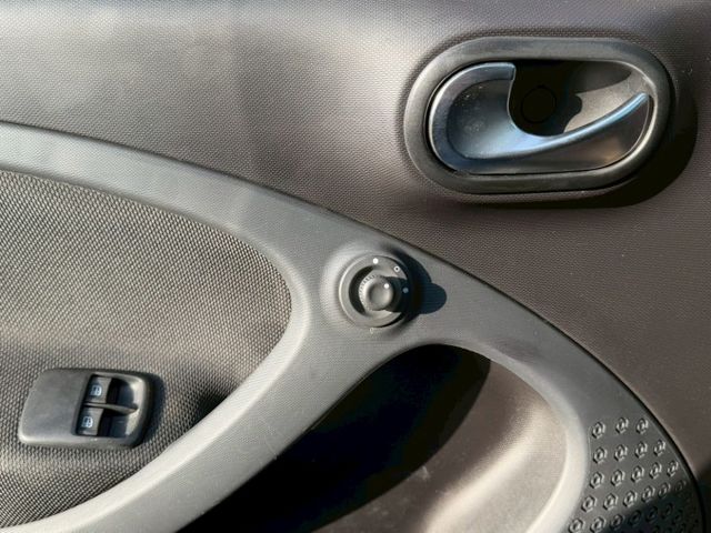 Passion版 配備~定速/方向盤音響控制/怠速熄火/駕駛座時鐘與轉速表 (北安店)  第16張相片