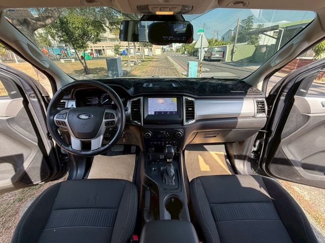 4X4 全能型 原廠保養 原版件 配備~定速/Apple Carplay/車道偏移/怠速熄火/胎壓偵測 (海佃店)  第8張相片
