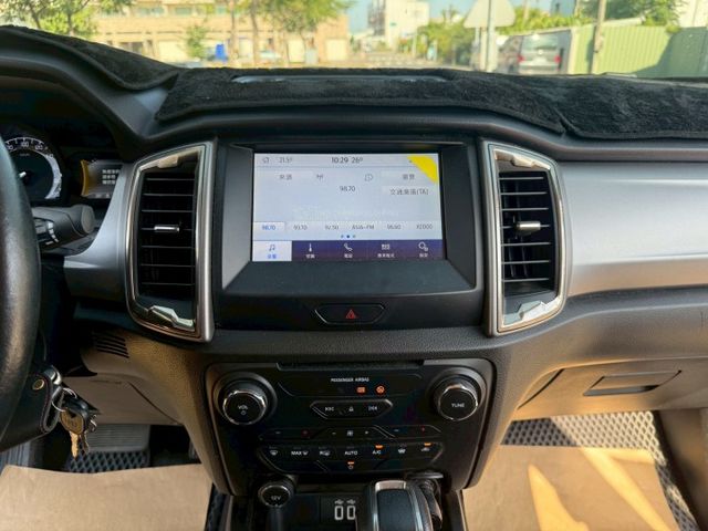 4X4 全能型 原廠保養 原版件 配備~定速/Apple Carplay/車道偏移/怠速熄火/胎壓偵測 (海佃店)  第10張相片