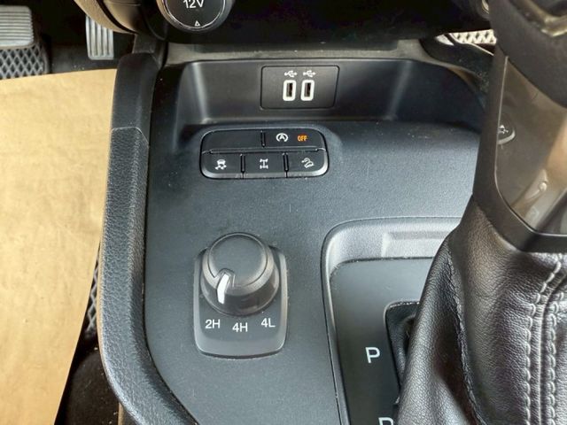 4X4 全能型 原廠保養 原版件 配備~定速/Apple Carplay/車道偏移/怠速熄火/胎壓偵測 (海佃店)  第13張相片