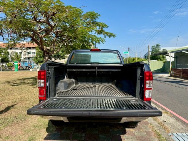 4X4 全能型 原廠保養 原版件 配備~定速/Apple Carplay/車道偏移/怠速熄火/胎壓偵測 (海佃店)  第17張相片