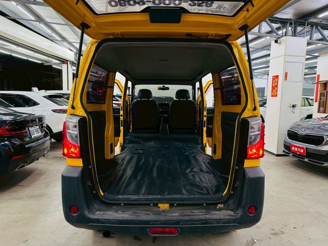 手排 全車原版件 空間大 工作載貨一次搞定 (北安店)  第14張相片