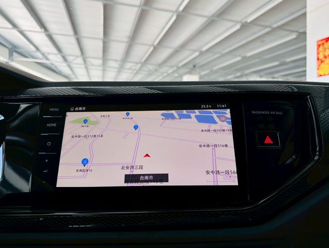 230 TSI LIFE 原版件 ACC/Apple CarPlay/車道偏移/無線充電板/LED頭燈 (北安店)  第12張相片