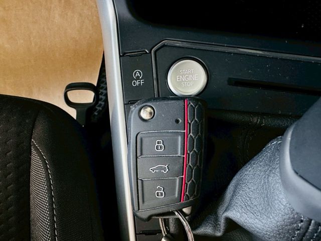 230 TSI LIFE 原版件 ACC/Apple CarPlay/車道偏移/無線充電板/LED頭燈 (北安店)  第15張相片