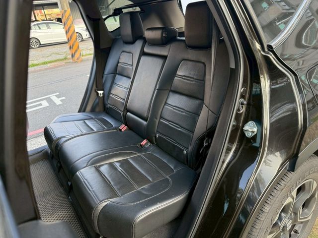 VTI-S 換檔撥片/I-KEY/ACC/Apple CarPlay/盲點/AUTO HOLD/倒車顯影 (海佃店)  第5張相片