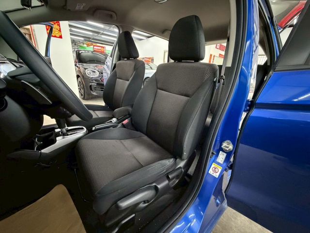 S版 原版件 原廠保養 配備~定速/倒車顯影/換檔撥片/電動後視鏡/胎壓偵測 (北安店)  第4張相片