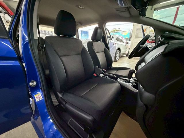 S版 原版件 原廠保養 配備~定速/倒車顯影/換檔撥片/電動後視鏡/胎壓偵測 (北安店)  第6張相片