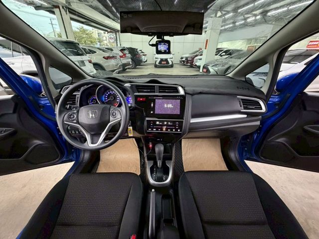 S版 原版件 原廠保養 配備~定速/倒車顯影/換檔撥片/電動後視鏡/胎壓偵測 (北安店)  第8張相片