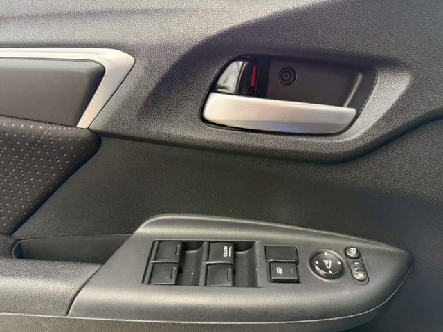 S版 原版件 原廠保養 配備~定速/倒車顯影/換檔撥片/電動後視鏡/胎壓偵測 (北安店)  第15張相片