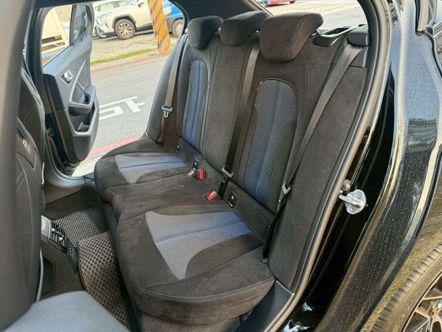 Edition M 原版件 原廠保養 手機數位鑰匙/ACC/Apple CarPlay/盲點/車道偏離/電尾門(海佃店)  第4張相片