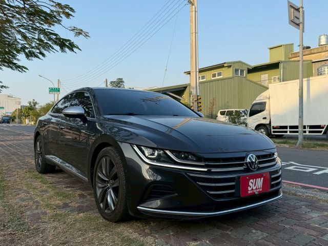 原版件 雙電動椅/4電熱椅/Apple CarPlay/環景/ACC/HUD/無線充電板/車道維持/自動停車 (海佃店)  第2張相片