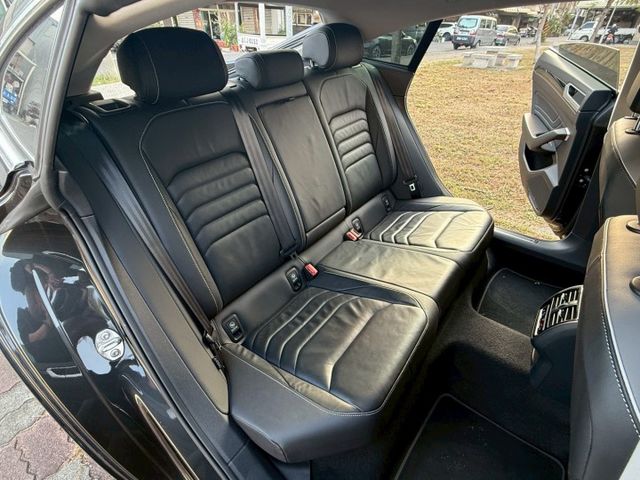 原版件 雙電動椅/4電熱椅/Apple CarPlay/環景/ACC/HUD/無線充電板/車道維持/自動停車 (海佃店)  第6張相片