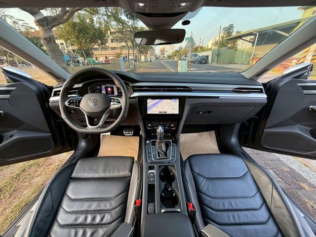 原版件 雙電動椅/4電熱椅/Apple CarPlay/環景/ACC/HUD/無線充電板/車道維持/自動停車 (海佃店)  第7張相片