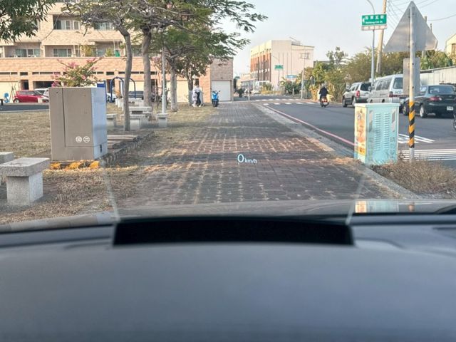 原版件 雙電動椅/4電熱椅/Apple CarPlay/環景/ACC/HUD/無線充電板/車道維持/自動停車 (海佃店)  第15張相片