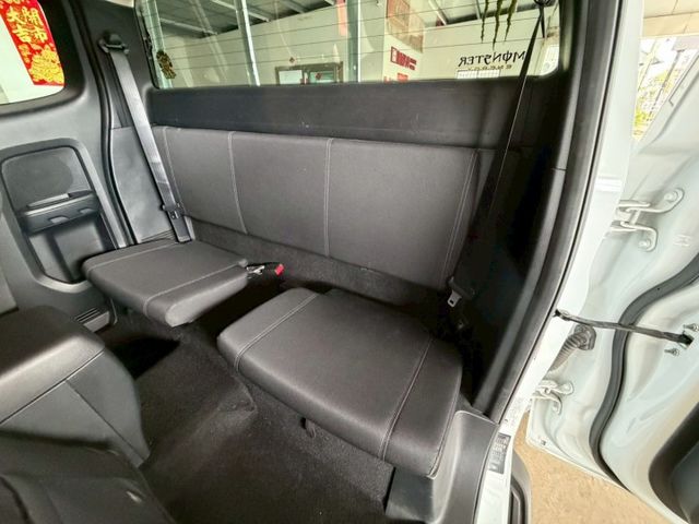 稀有單廂半座艙 4X4 TURBO 原版件 原廠保養  全速域輔助煞停系統 車道偏移輔助 (北安店)  第5張相片