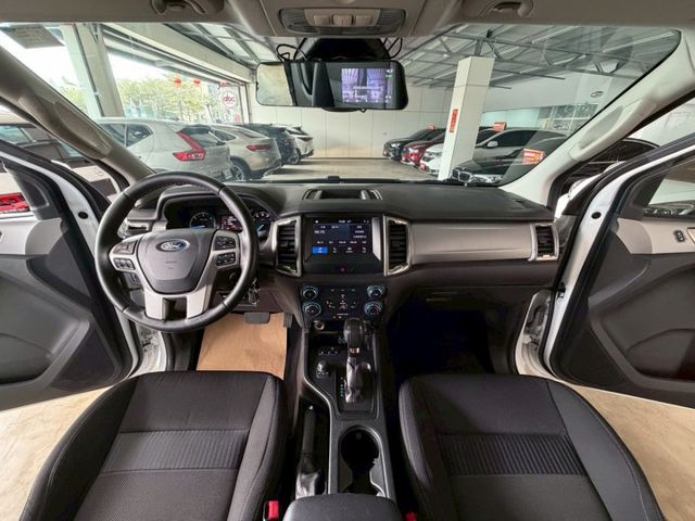 稀有單廂半座艙 4X4 TURBO 原版件 原廠保養  全速域輔助煞停系統 車道偏移輔助 (北安店)  第7張相片