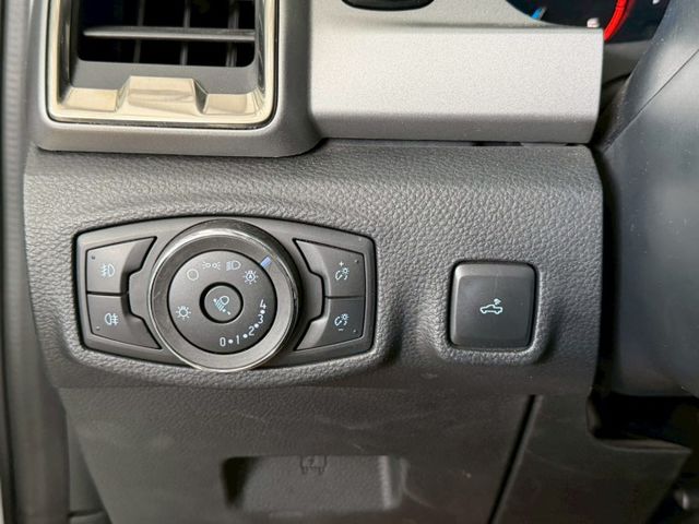 稀有單廂半座艙 4X4 TURBO 原版件 原廠保養  全速域輔助煞停系統 車道偏移輔助 (北安店)  第14張相片