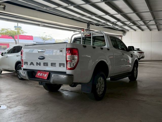 稀有單廂半座艙 4X4 TURBO 原版件 原廠保養  全速域輔助煞停系統 車道偏移輔助 (北安店)  第18張相片