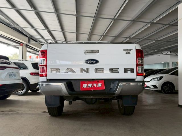 稀有單廂半座艙 4X4 TURBO 原版件 原廠保養  全速域輔助煞停系統 車道偏移輔助 (北安店)  第19張相片