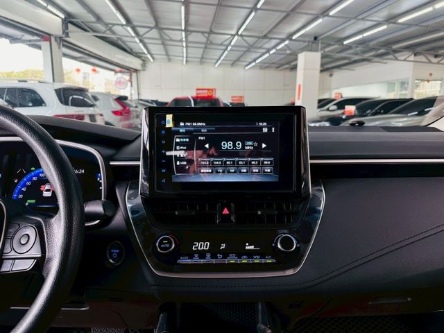 油電尊爵 原版件 原廠保固中 配備~I-KEY/ACC/車道偏移/盲點/倒車顯影/電動後視鏡 (北安店)  第10張相片