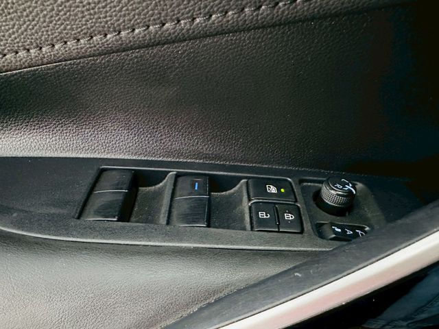 油電尊爵 原版件 原廠保固中 配備~I-KEY/ACC/車道偏移/盲點/倒車顯影/電動後視鏡 (北安店)  第15張相片