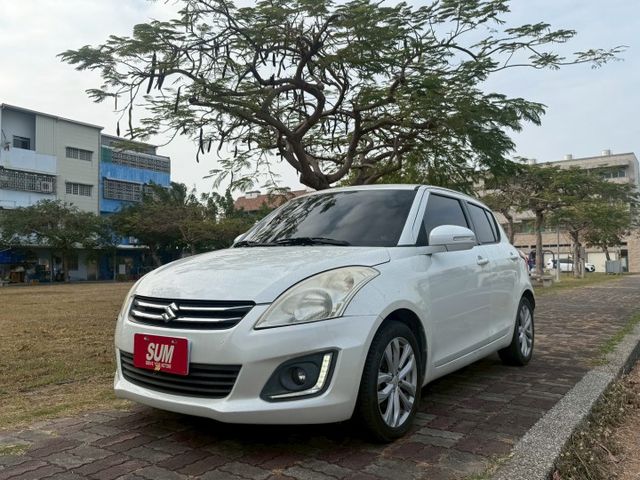 GLX 配備~I-KEY/摸門/定速/倒車顯影/恆溫空調/方向盤音響控制 (海佃店)  第1張相片