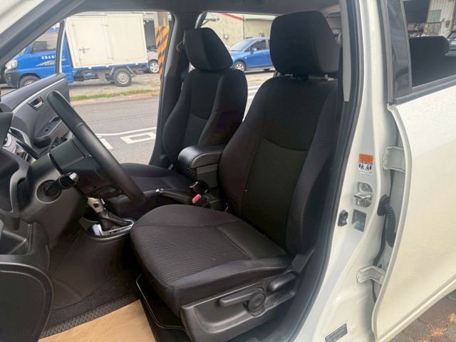 GLX 配備~I-KEY/摸門/定速/倒車顯影/恆溫空調/方向盤音響控制 (海佃店)  第3張相片