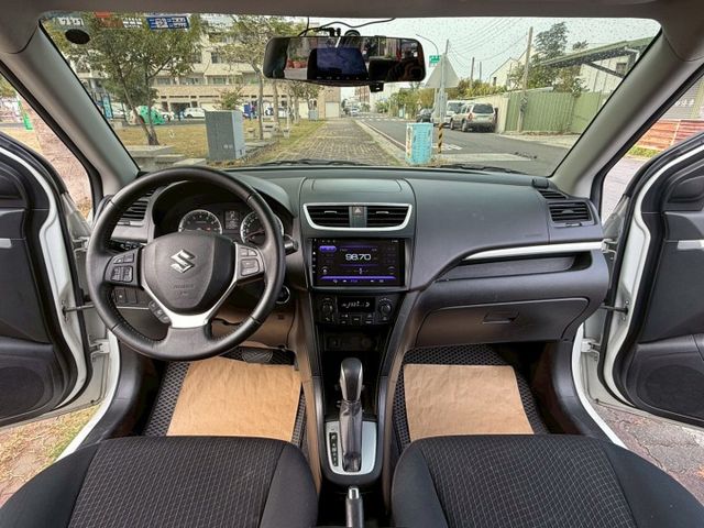 GLX 配備~I-KEY/摸門/定速/倒車顯影/恆溫空調/方向盤音響控制 (海佃店)  第7張相片