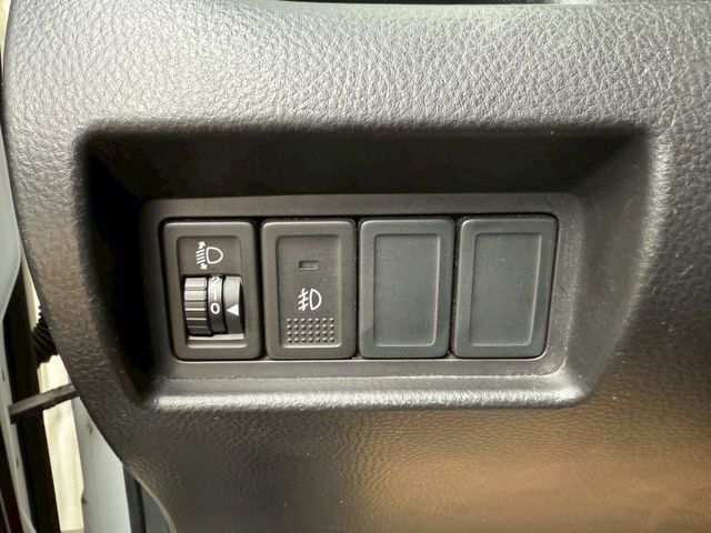 GLX 配備~I-KEY/摸門/定速/倒車顯影/恆溫空調/方向盤音響控制 (海佃店)  第14張相片