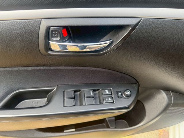 GLX 配備~I-KEY/摸門/定速/倒車顯影/恆溫空調/方向盤音響控制 (海佃店)  第15張相片