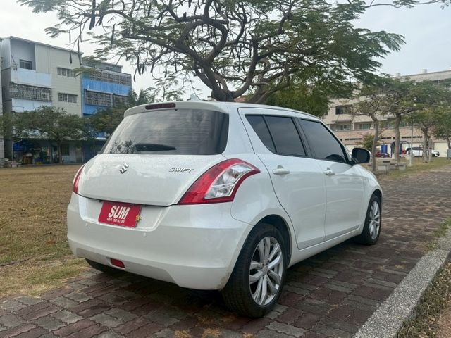 GLX 配備~I-KEY/摸門/定速/倒車顯影/恆溫空調/方向盤音響控制 (海佃店)  第18張相片