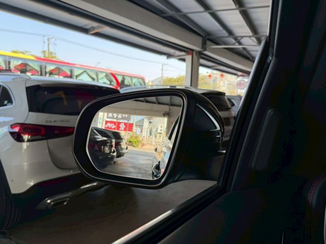 4MATIC+ 配備~雙記憶椅/天窗/ACC/無線充電座/換檔撥片/電子懸吊/環景/電尾門 (北安店)  第15張相片
