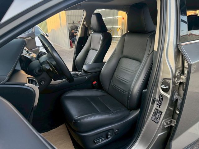 頂級版 原版件 雙通風椅/前後座加熱座椅/天窗/換檔撥片/HUD/環景/盲點/電尾門 (海佃店)  第3張相片