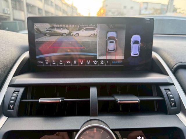 頂級版 原版件 雙通風椅/前後座加熱座椅/天窗/換檔撥片/HUD/環景/盲點/電尾門 (海佃店)  第9張相片