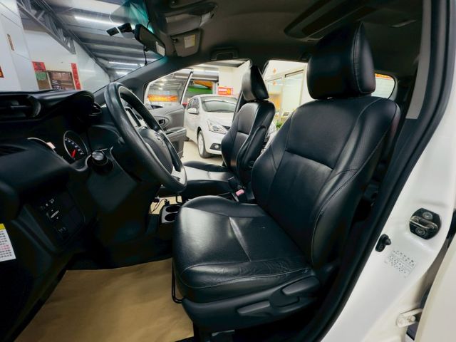 7人座休旅 原版件 配備~倒車顯影/電動後視鏡/恆溫空調/藍芽/高低可調大燈 (北安店)  第4張相片