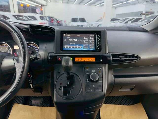 7人座休旅 原版件 配備~倒車顯影/電動後視鏡/恆溫空調/藍芽/高低可調大燈 (北安店)  第11張相片