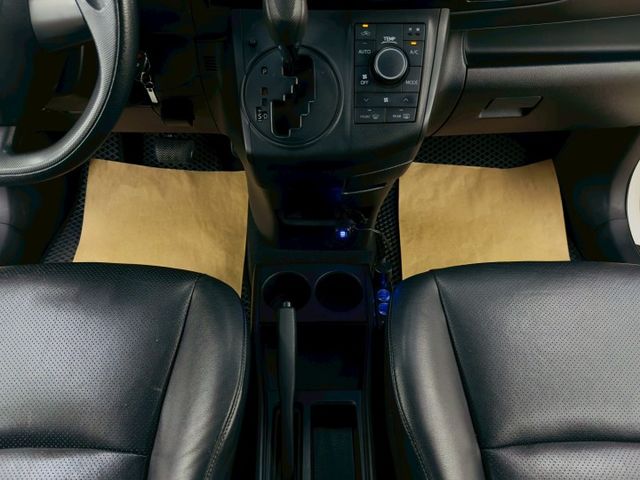 7人座休旅 原版件 配備~倒車顯影/電動後視鏡/恆溫空調/藍芽/高低可調大燈 (北安店)  第14張相片