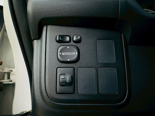 7人座休旅 原版件 配備~倒車顯影/電動後視鏡/恆溫空調/藍芽/高低可調大燈 (北安店)  第15張相片