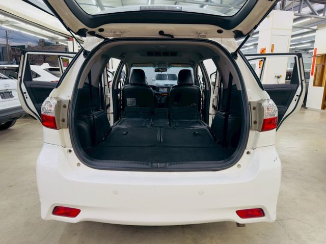 7人座休旅 原版件 配備~倒車顯影/電動後視鏡/恆溫空調/藍芽/高低可調大燈 (北安店)  第17張相片